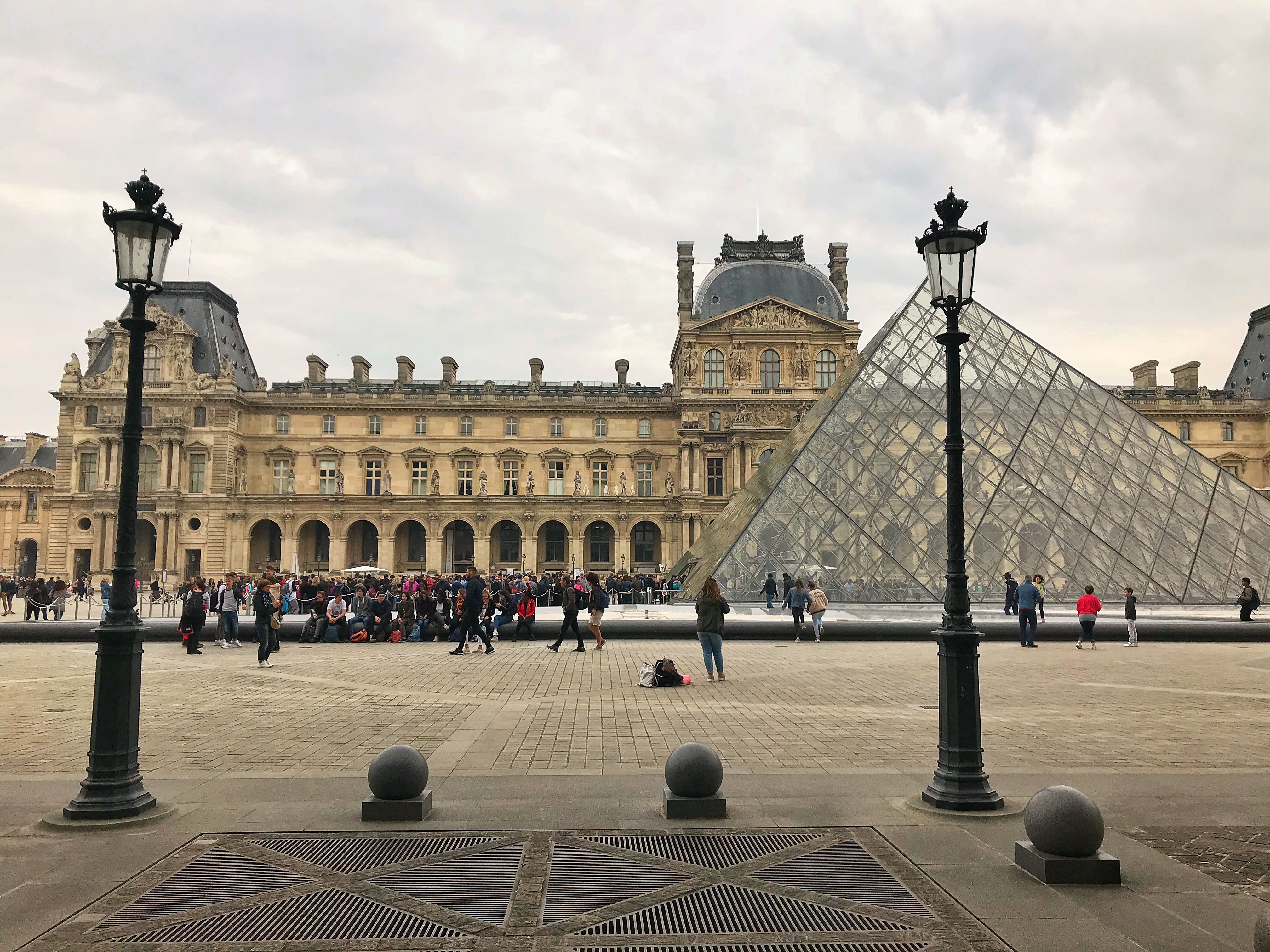 Louvre Wide Shot.jpg